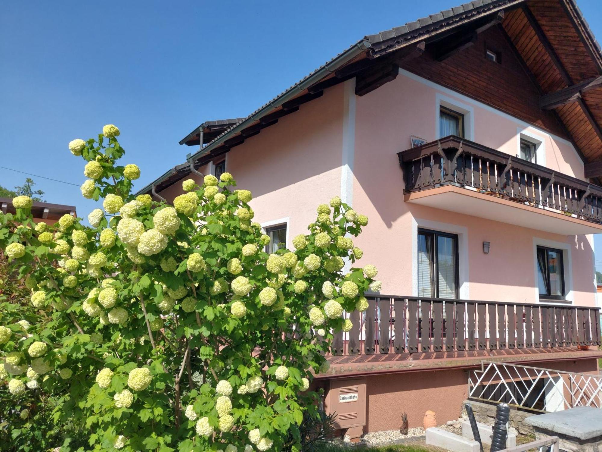 Wohnung Mit Charme In Pinsdorf Exterior photo